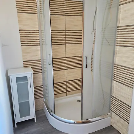 Apartman Baracek, Baraque *